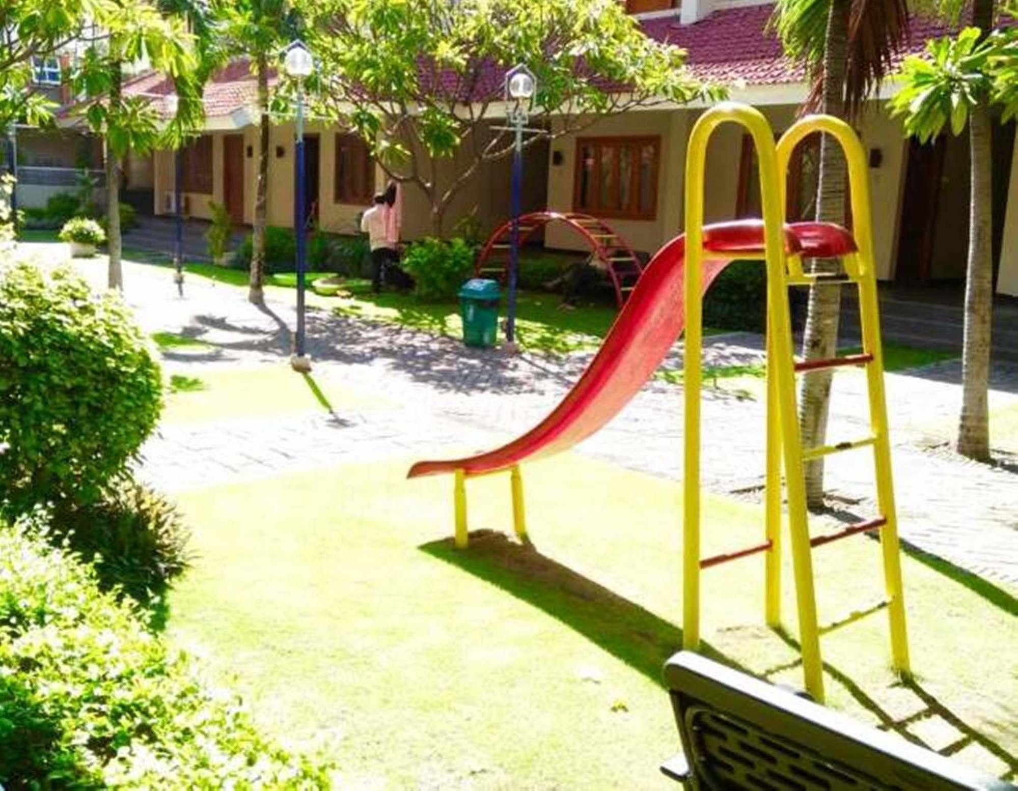 Villa Country Residence Surabaya Exterior photo