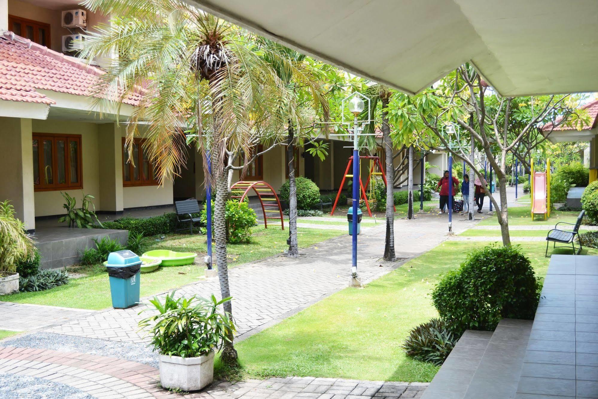 Villa Country Residence Surabaya Exterior photo